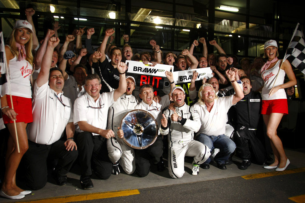 El equipo de Brawn GP celebra su victoria