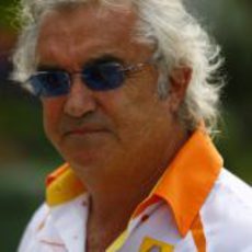 Briatore preocupado