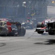 Grosjean y Kobayashi con problemas en la salida del GP de Mónaco 2012