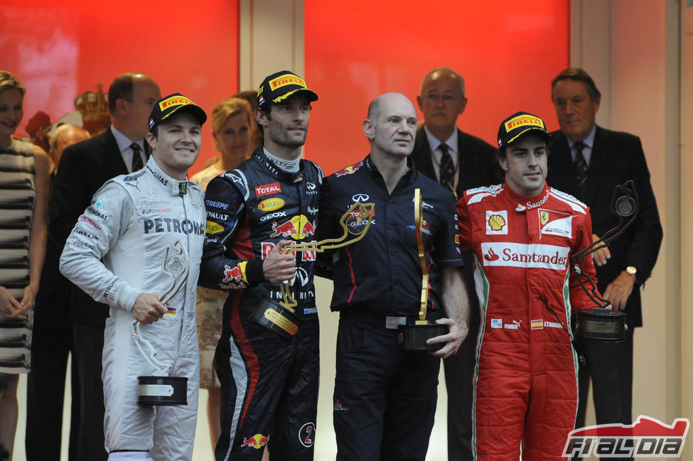 Nico Rosberg, Mark Webber, Adrian Newey y Fernando Alonso en el podio de Mónaco 2012