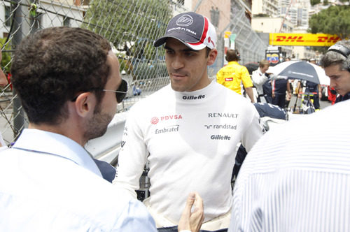 Pastor Maldonado charla con Nicolas Todt