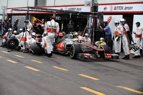 Parada en boxes de Lewis Hamilton en Mónaco 2012