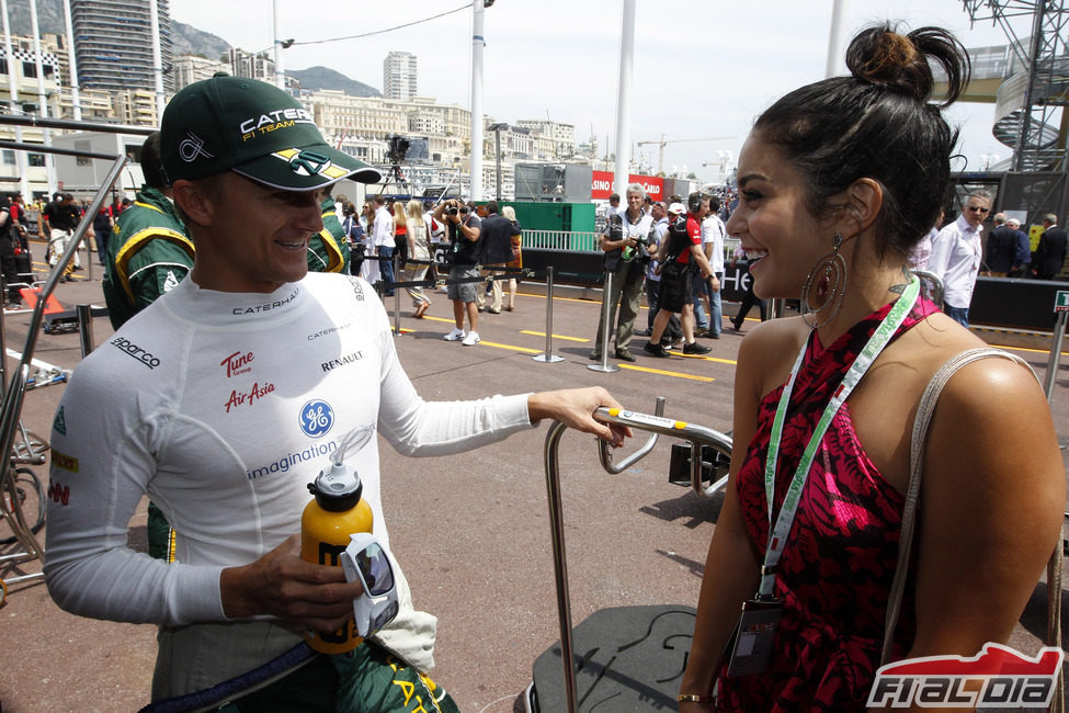 Heikki Kovalainen conoce a Vanessa Hudgens en Mónaco