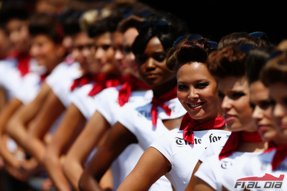 Las 'pitbabes' del GP de Mónaco 2012 muy sonrientes