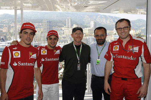 Alonso, Massa y Domenicali junto al director Ron Howard