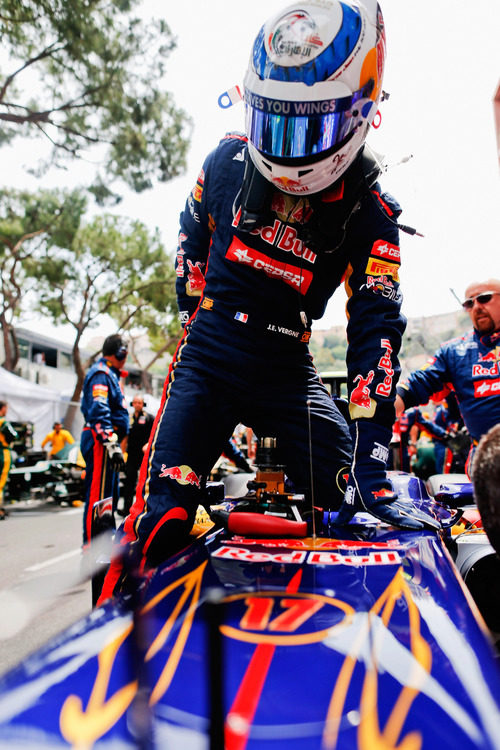 Jean-Eric Vergne se sube a su Toro Rosso en Mónaco