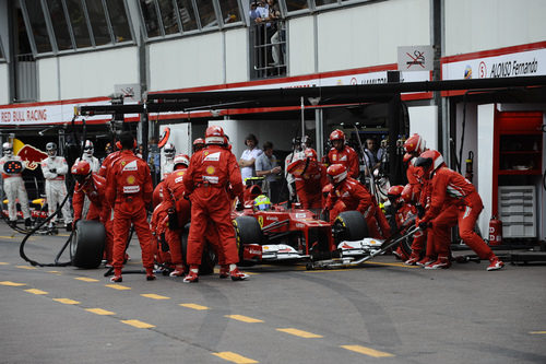 Felipe Massa realiza una sola parada en Mónaco