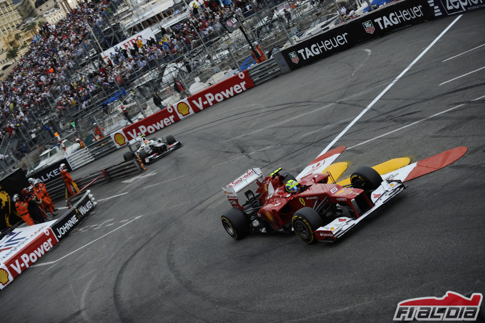 Felipe Massa trata de progresar en las calles de Mónaco