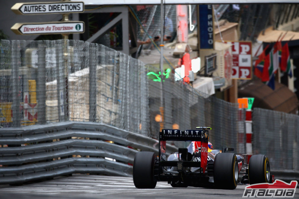 Mark Webber mantiene la primera posición en Mónaco