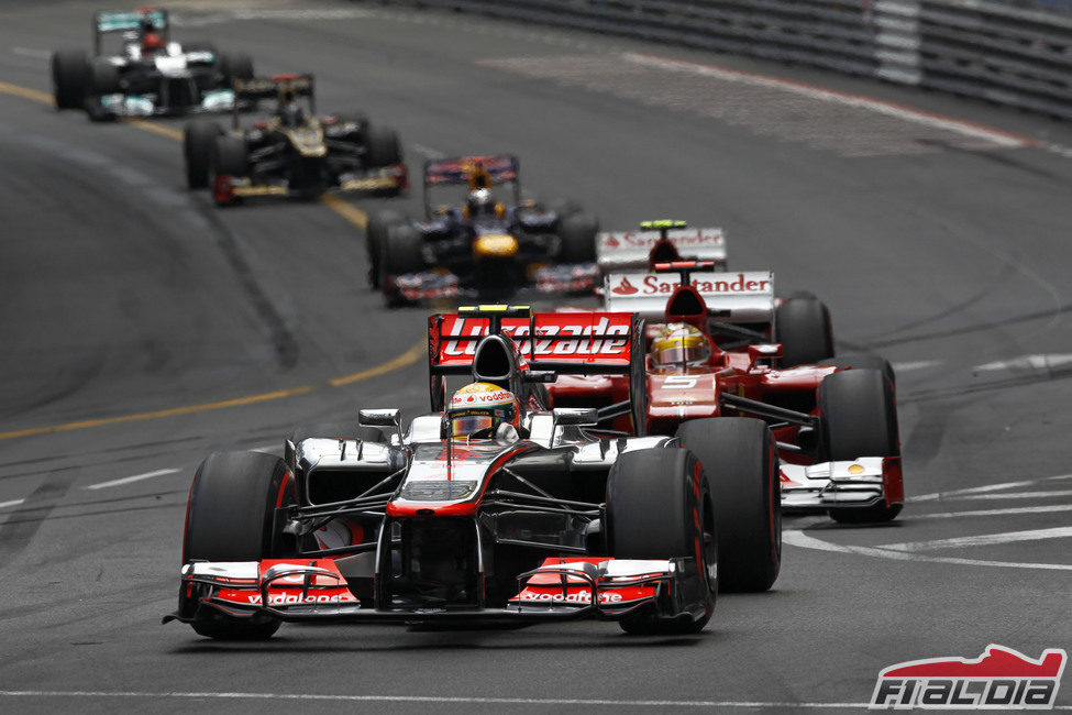 Lewis Hamilton mantiene su tercera posición tras la salida