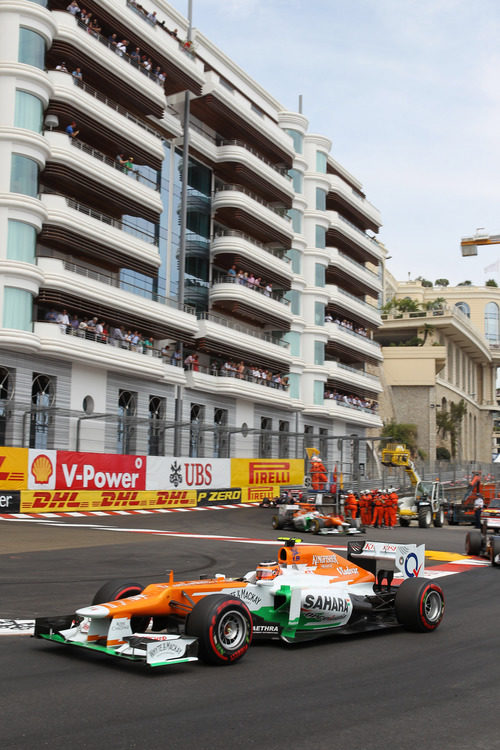 Nico Hülkenberg pasa la chicane que hay después del túnel de Mónaco