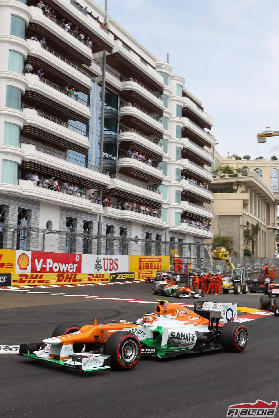 Nico Hülkenberg pasa la chicane que hay después del túnel de Mónaco