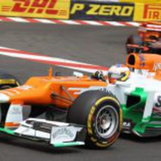 Paul di Resta pasa la chicane de Mónaco