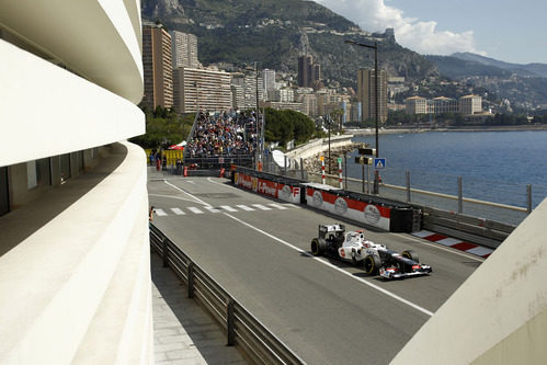 Kamui Kobayashi exprime el C31 en la carrera de Mónaco