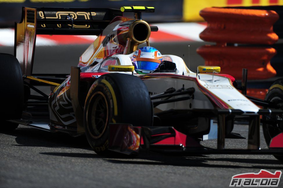 Narain Karthikeyan conduce el monoplaza en la Q1