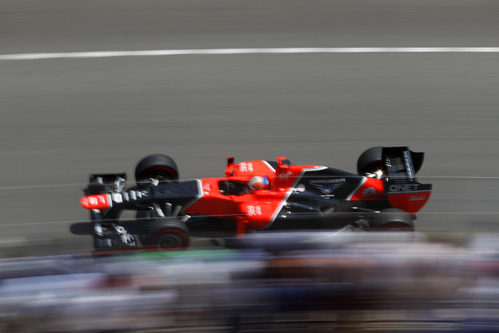 Timo Glock vuela en el circuito monegasco