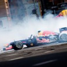 Ricciardo quema rueda con el Red Bull en Kiev