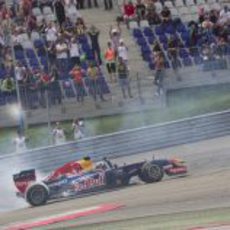 David Coulthard hizo unos 'donuts' en el Red Bull Ring