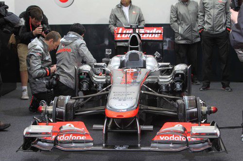 El McLaren MP4-26 espera su momento en Dublín