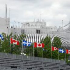 Las banderas ondean en Canadá