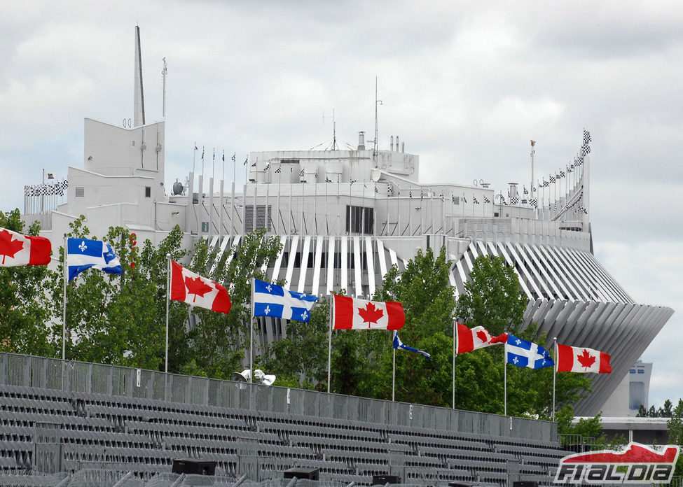 Las banderas ondean en Canadá