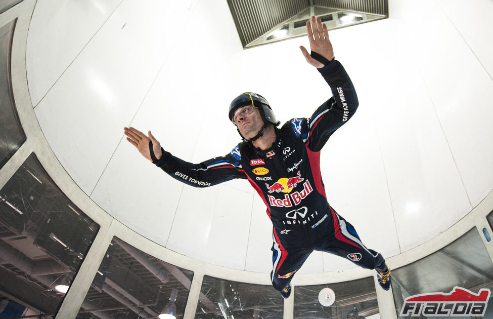 Mark Webber levanta el vuelo en Canadá