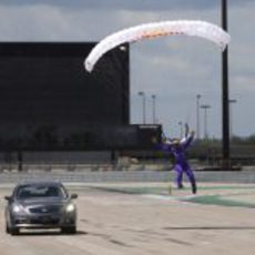 Coche vs. parapente en Canadá