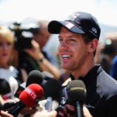 Sebastian Vettel atiende a la prensa en Canadá 2012