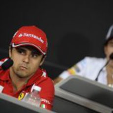 Felipe Massa y Sergio Pérez en la rueda de prensa de la FIA