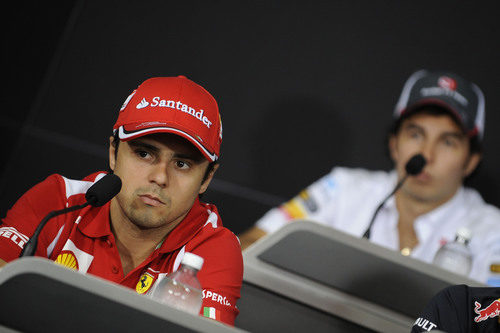 Felipe Massa y Sergio Pérez en la rueda de prensa de la FIA