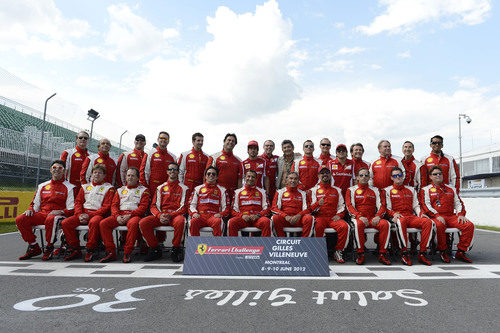 Alonso, Massa y Domenicali con los pilotos de la Ferrari Challenge en Canadá