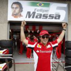 Felipe Massa y su retrato en Canadá 2012