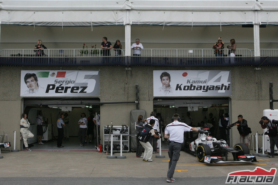 Los garajes del equipo Sauber en el GP de Canadá 2012