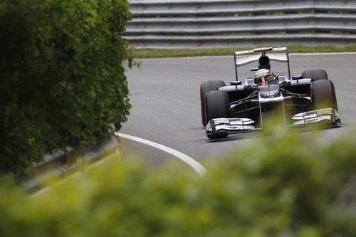 Pastor Maldonado trata de mejorar los cronos en Montreal