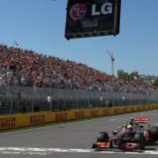 Lewis Hamilton gana la carrera de Montreal