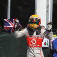 Lewis Hamilton celebra su victoria en Canadá 2012