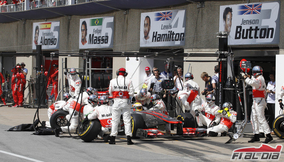 Más problemas para Lewis Hamilton en los boxes de Canadá