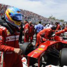 Fernando Alonso se prepara antes de la carrera de Canadá