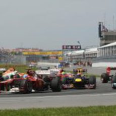 Fernando Alonso completa las primeras curvas del GP de Canadá 2012