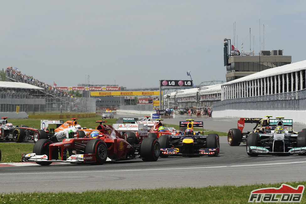 Fernando Alonso completa las primeras curvas del GP de Canadá 2012