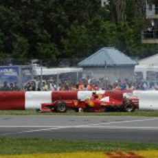 Felipe Massa se sale de pista en la carrera de Canadá
