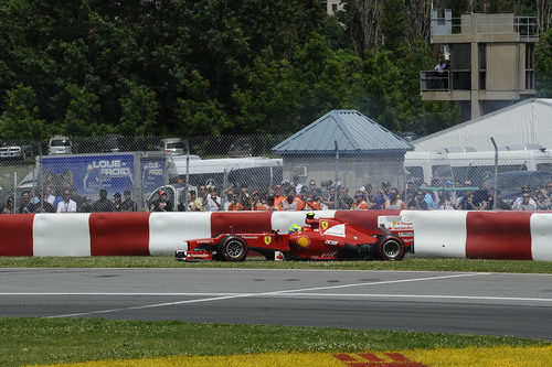 Felipe Massa se sale de pista en la carrera de Canadá