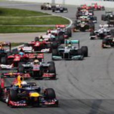 Sebastian Vettel lidera el grupo en Canada