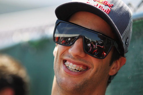 Daniel Ricciardo sonríe en Montreal