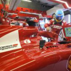 Fernando Alonso se sube al F2012