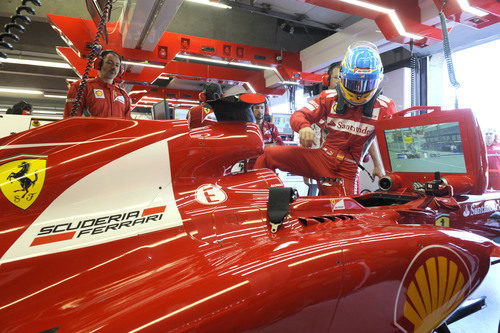 Fernando Alonso se sube al F2012