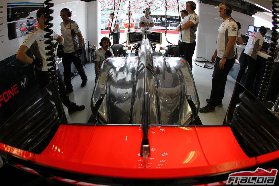 El McLaren de Jenson Button en el box de Canadá