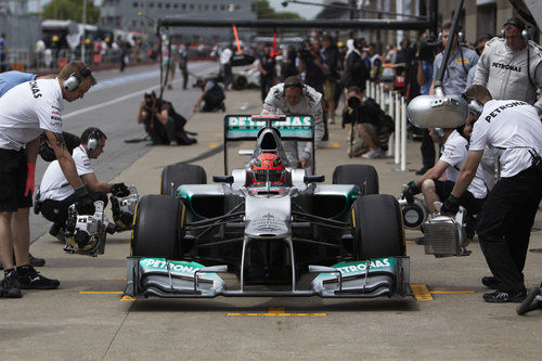 Michael Schumacher en el pit-lane del circuito de Montreal