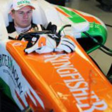 Nico Hülkenberg espera para salir a la pista