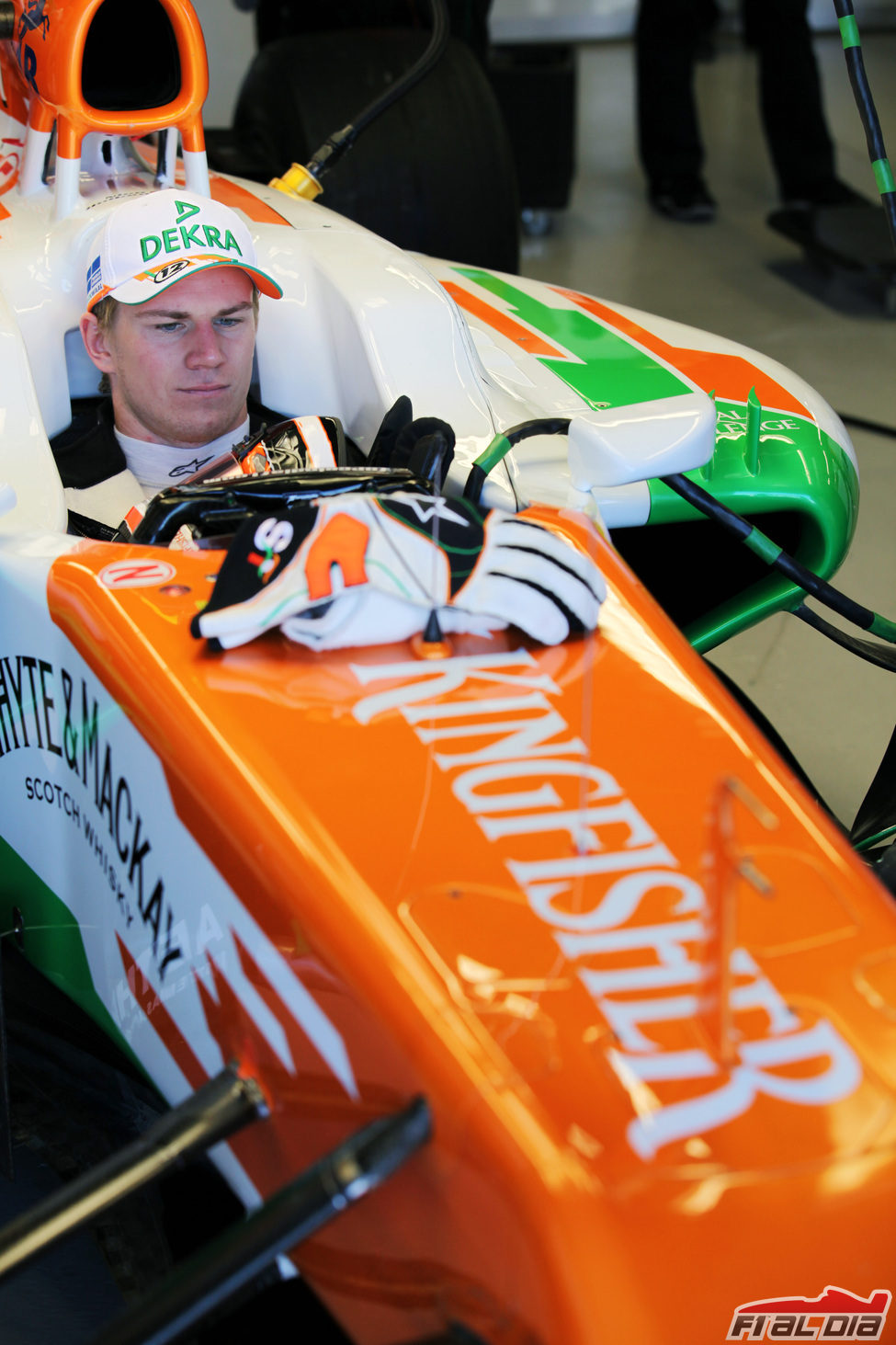 Nico Hülkenberg espera para salir a la pista